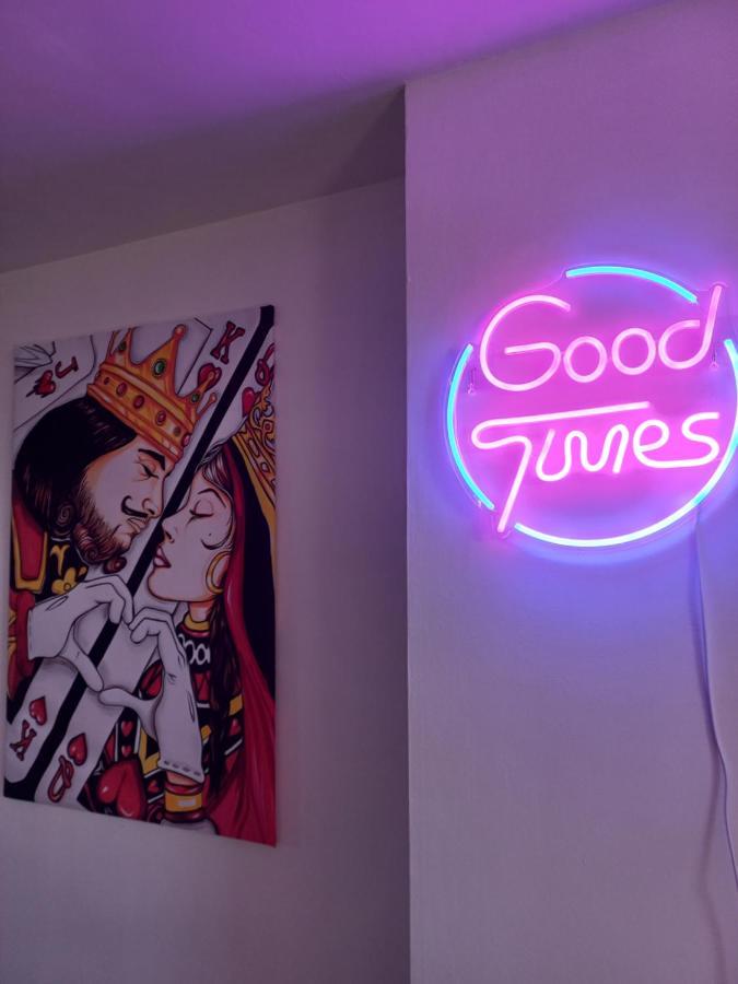 Game Room Epernay Bagian luar foto