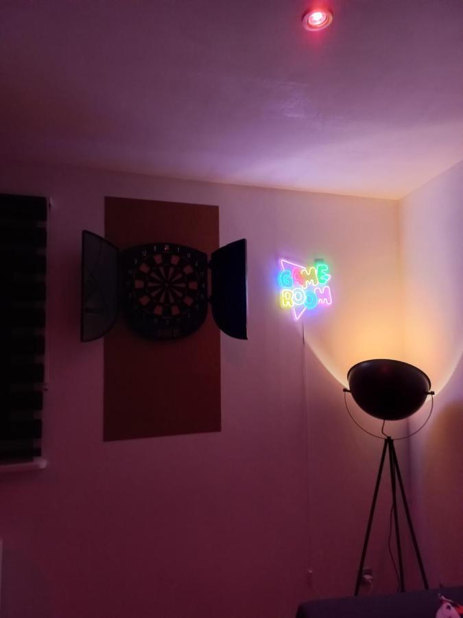 Game Room Epernay Bagian luar foto