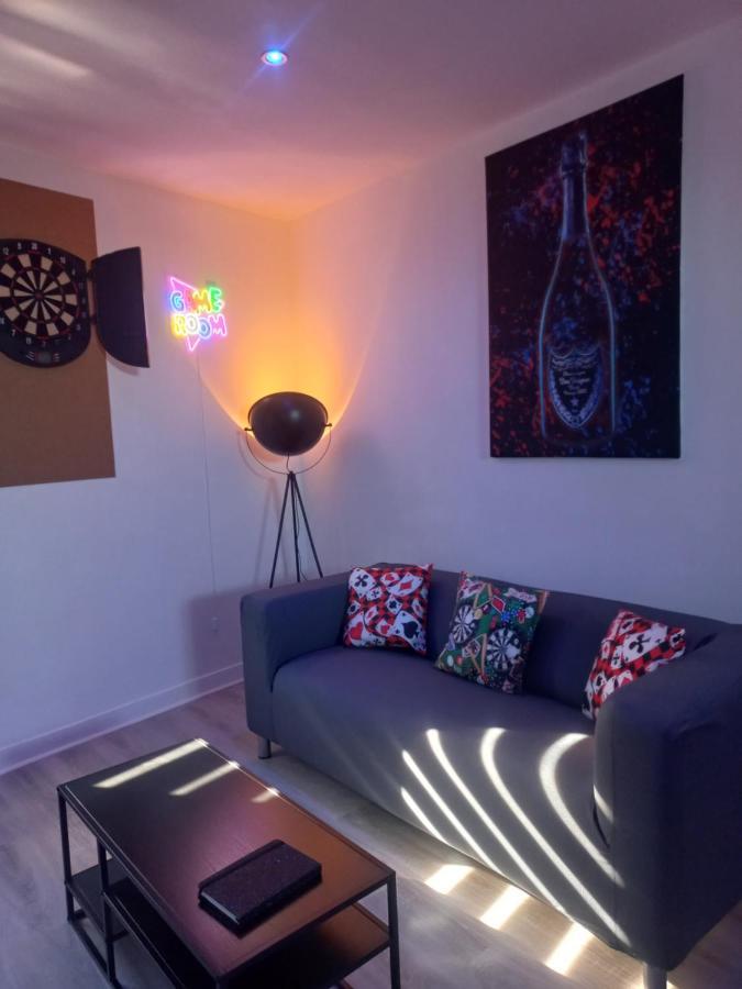 Game Room Epernay Bagian luar foto
