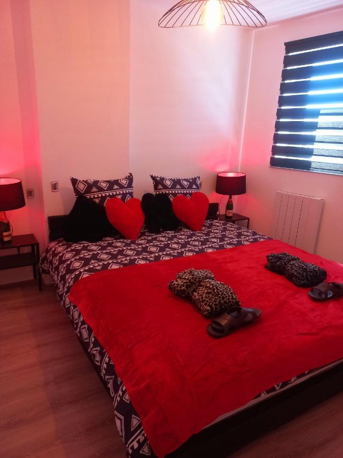 Game Room Epernay Bagian luar foto