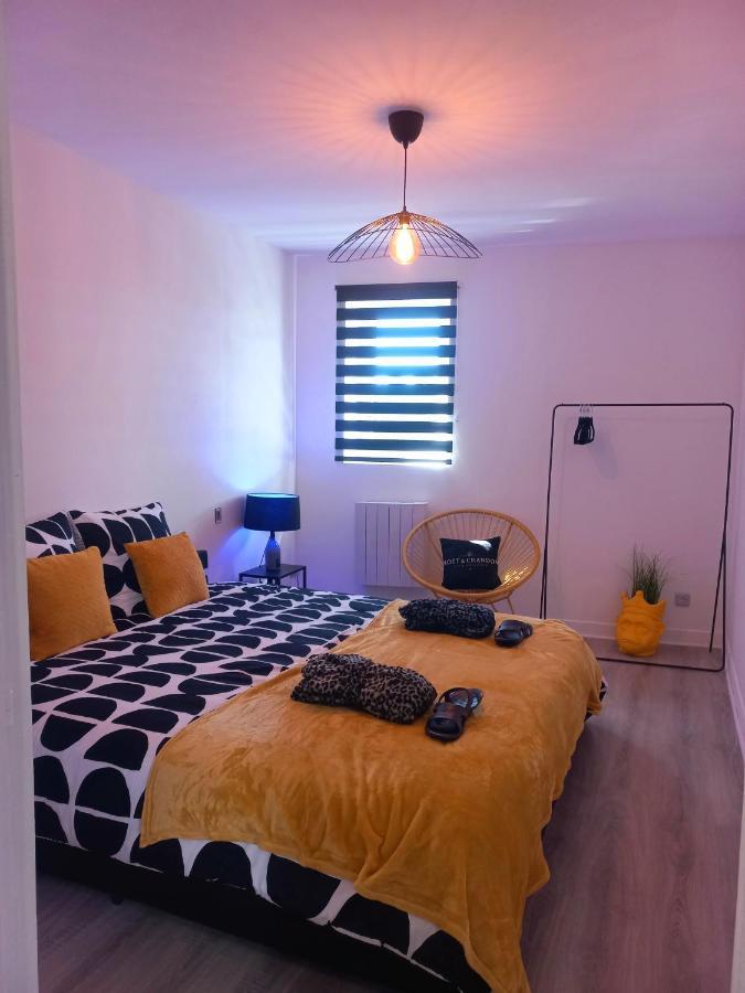 Game Room Epernay Bagian luar foto