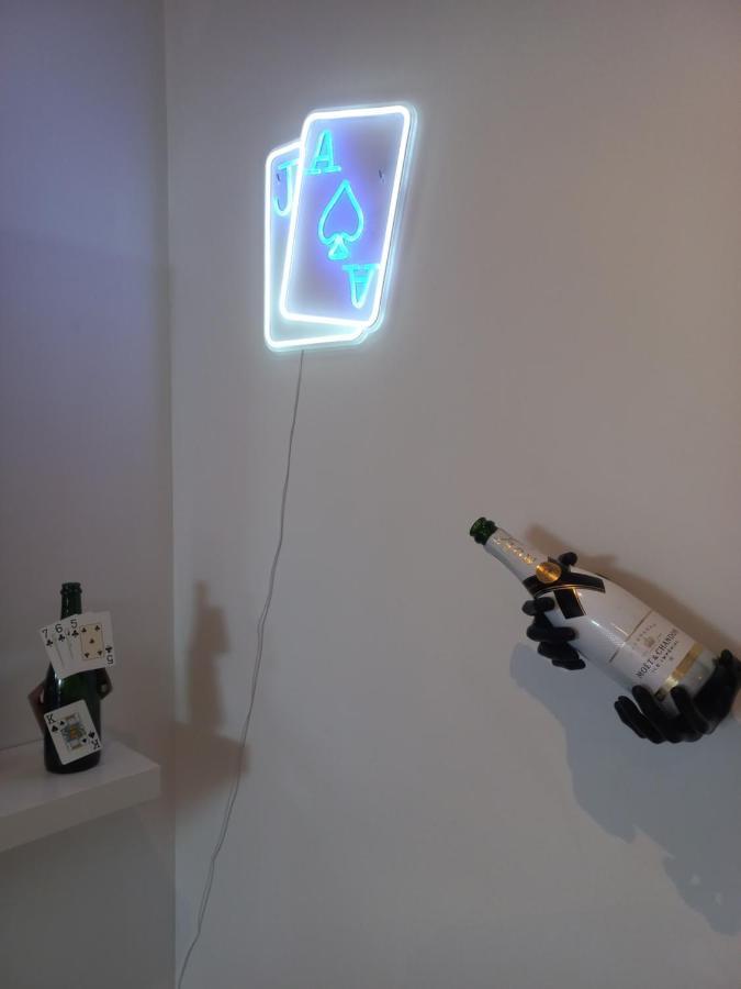 Game Room Epernay Bagian luar foto