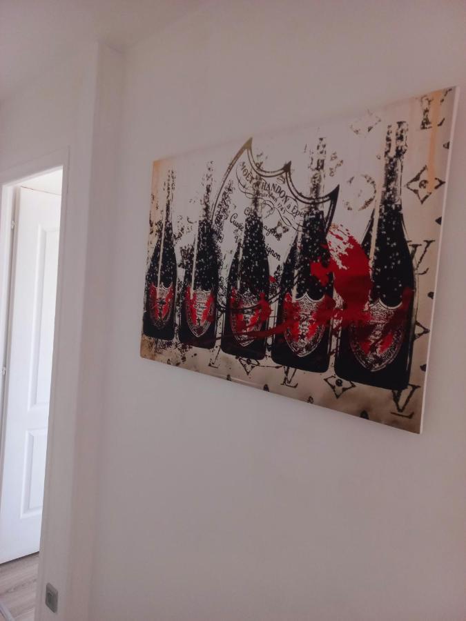 Game Room Epernay Bagian luar foto