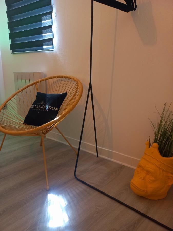 Game Room Epernay Bagian luar foto