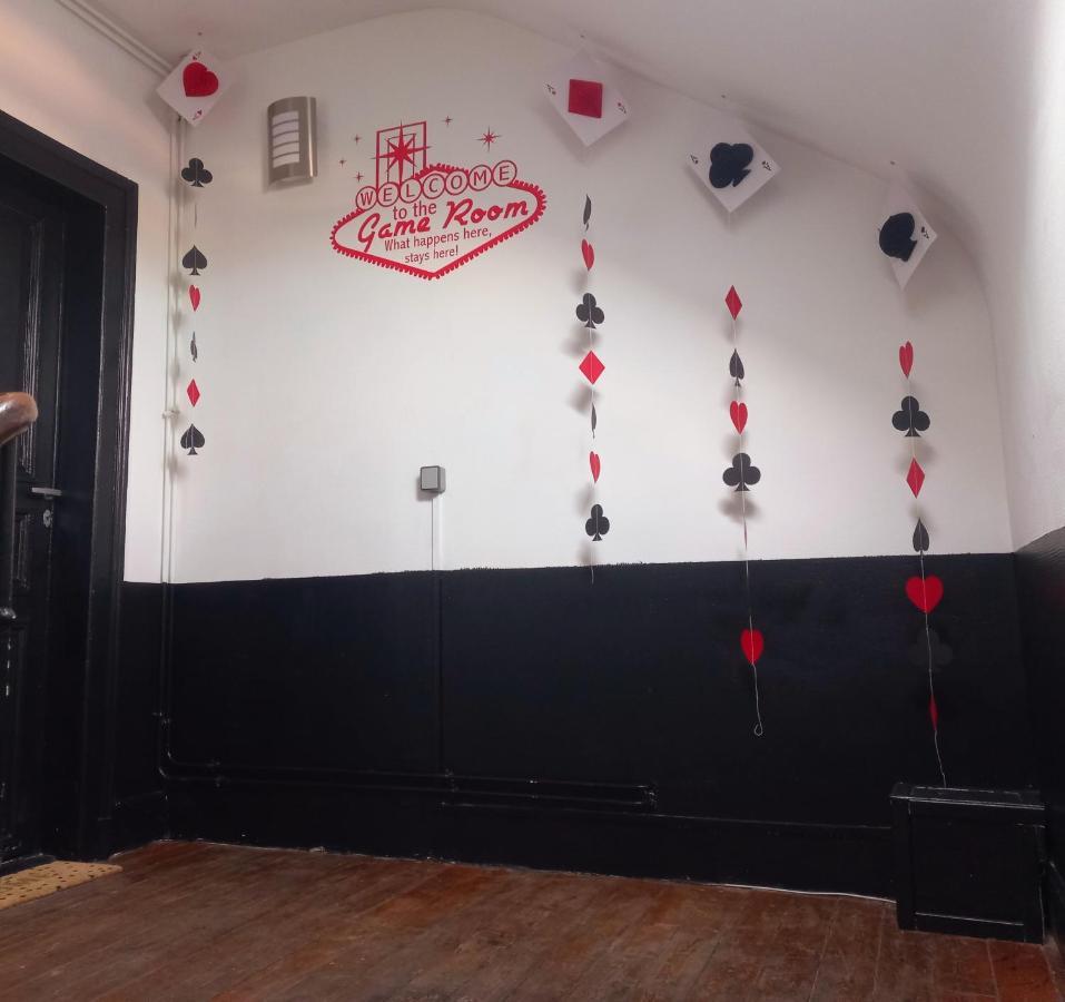 Game Room Epernay Bagian luar foto