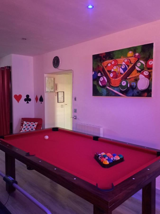 Game Room Epernay Bagian luar foto