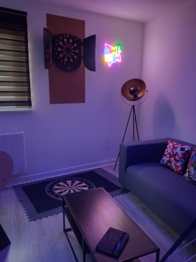Game Room Epernay Bagian luar foto