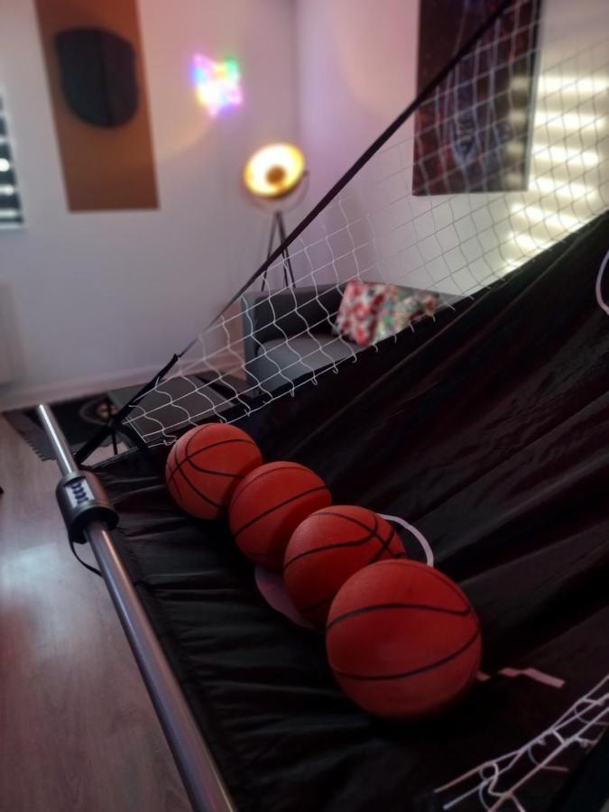 Game Room Epernay Bagian luar foto