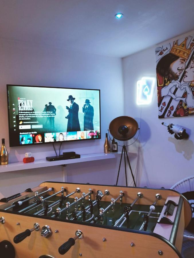 Game Room Epernay Bagian luar foto